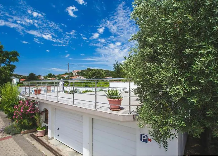 Stunning In With Sauna Kampor